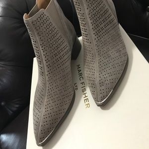 $175 MARC FISHER YASLIN GREY SEUDE CHELSEA BOOTS